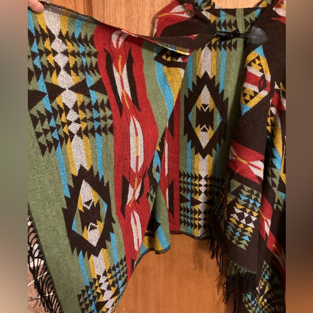 Colorful Geometric Pattern Poncho - Picture 5 of 7